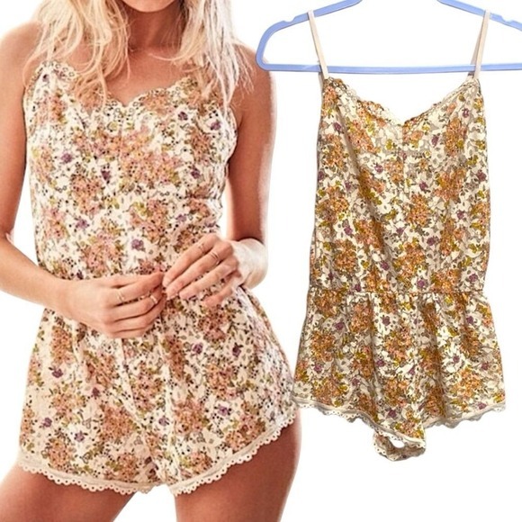 Victoria's Secret Other - Victoria's Secret Floral Lace Teddy Romper XS Cream Retro Sleepwear‎ Lingerie